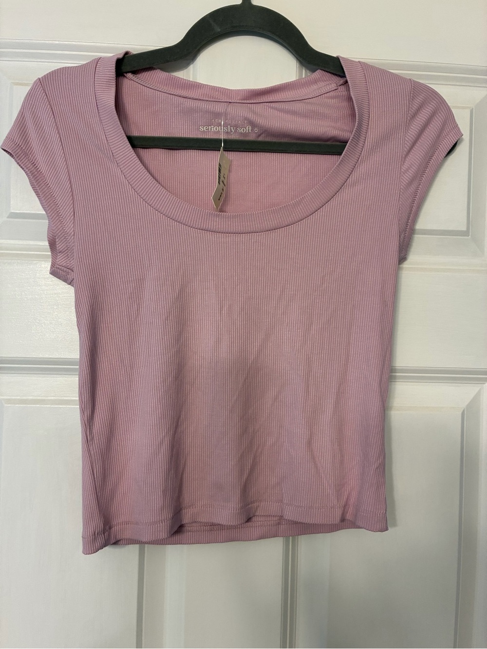 NWT Aeropostale Women’s Scoop Neck Ribbed Crop Tee Dusty Pink. size medium